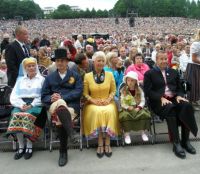 Estonian_first_family_resized_1.jpg