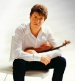 JoshuaBell5CreditBillPhelpsNoEdgeSMALL-300x218.jpg