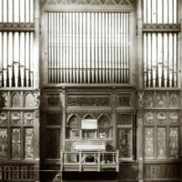 Music_Hall_organ_straight_two.jpg