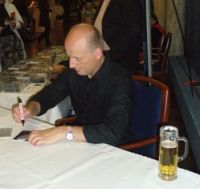 PJ_signing_in_Bonn_1.jpg