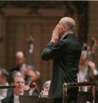 Paavo_blowing_kisses_to_the_CSO_51411.jpg