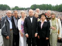 Paavo_with_group_resized_1.JPG