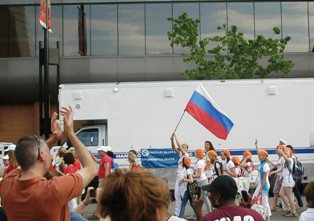 WCG_parade_71012_girls_choir_Russia_SMALL.jpg