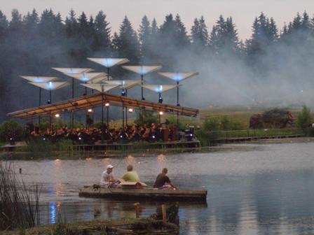 concert_Lake_Leigo_2008_Paavo_conducting_2.jpg