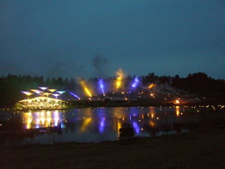 fire_and_colors_Lake_Leigo_concert_2008.jpg