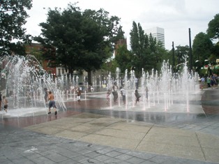 interactive_fountain_in_Washington_Park_71412.jpg