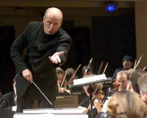 paavo_cueing_cellos.jpg