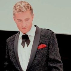 people-pianist-jean-yves-thibaudet-mask9.jpg