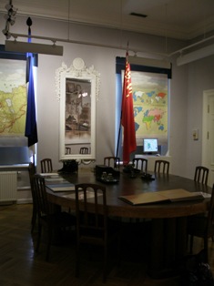 table_where_Tartu_Treaty_was_signed_in_1920.JPG